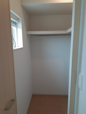 ビジュ・リアンＢの収納|こまごまとしたものを収納できそうですね