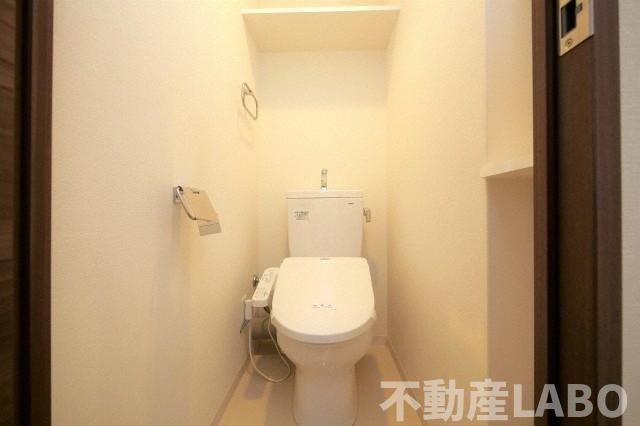 エスカーサ大阪WEST九条駅前のトイレ