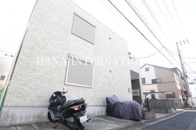 リブリ・アライの外観