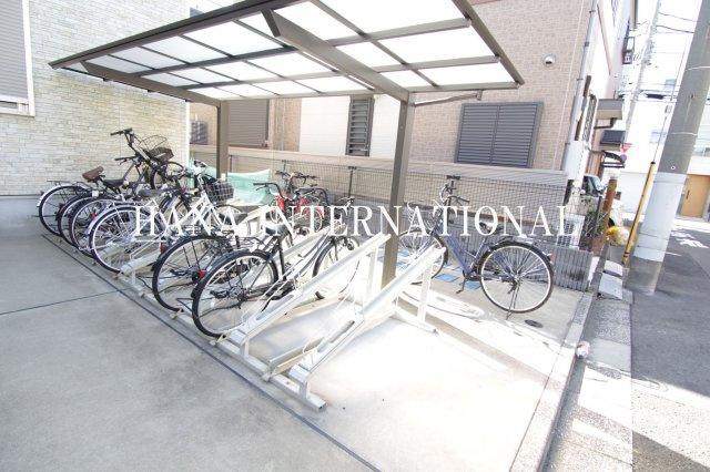 リブリ・アライの設備