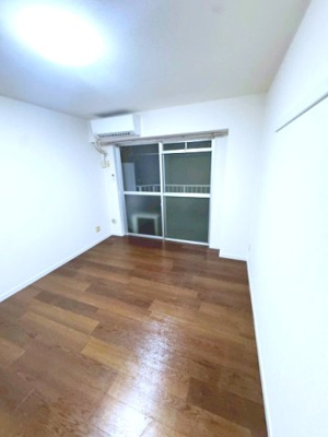 【居間・リビング】 | パークコートZAMA | エアコン付の居室