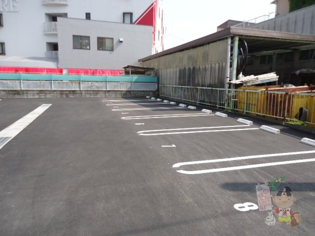 メナージュの駐車場