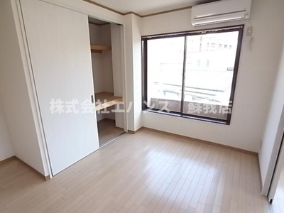 【寝室】 | サンフラット亥鼻 | 落ち着いた色調の寝室です