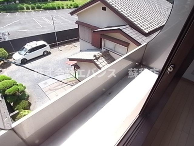 【バルコニー】 | サンフラット亥鼻 | 落ち着いた時間を過ごせるバルコニーです