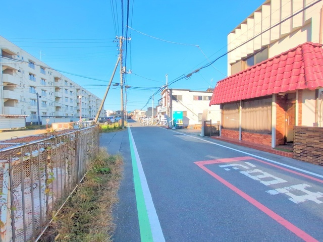 所沢市東狭山ヶ丘11期　ハートフルタウン　新築戸建の前面道路含む現地写真