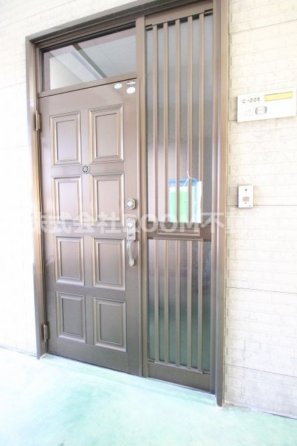 東郷若葉マンションC・Dの玄関|落ち着いた玄関です