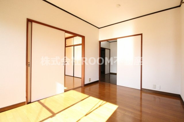 東郷若葉マンションC・Dの居間・リビング|使いやすいリビングです