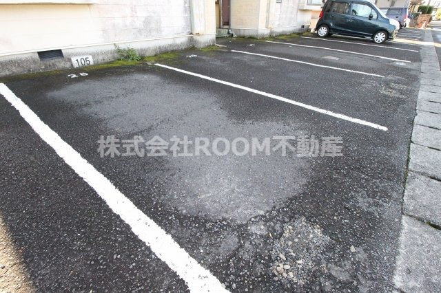 東郷若葉マンションC・Dの駐車場|駐車場があります