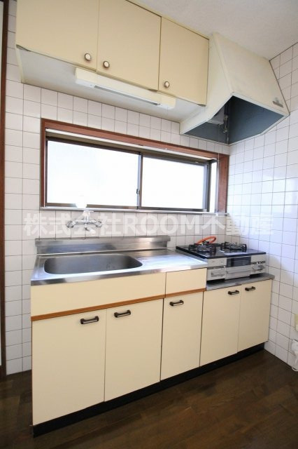 東郷若葉マンションC・Dのキッチン|使いやすいキッチンです