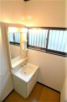 【洗面所】 | サンノーハイツ | スペースが確保できる洗面所です