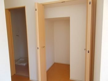 【内装】 | ホワイトローズ