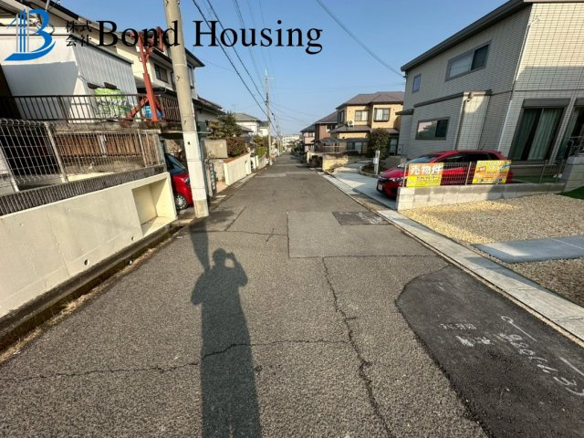 安心の長期優良住宅・収納豊富　桜が丘東町　限定1棟の前面道路含む現地写真