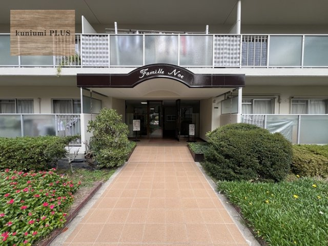 ファミール野江のエントランス