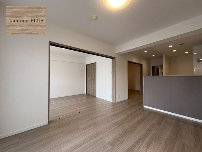 ファミール野江の居間・リビング