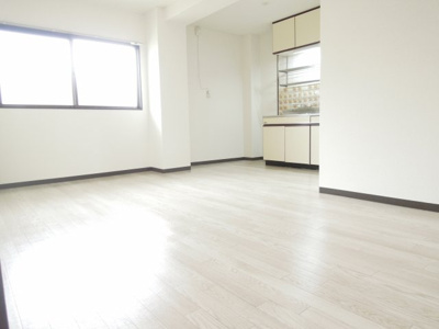 【居間・リビング】 | ガーデンヒル平野