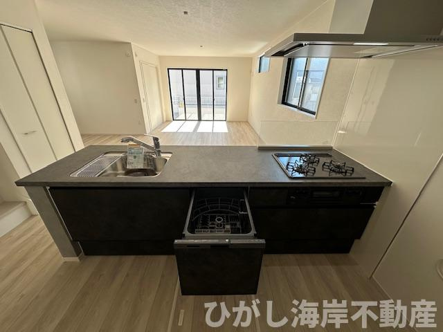 茅ヶ崎市南湖６丁目　新築戸建　全２棟のキッチン|食洗器付きシステムキッチン