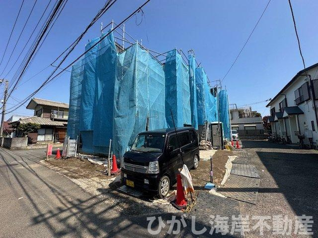 茅ヶ崎市南湖5丁目　新築戸建　全2棟の前面道路含む現地写真|3月28日撮影　建築中　現地外観