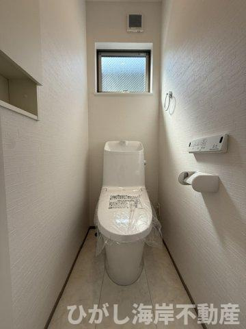 茅ヶ崎市南湖5丁目　新築戸建　全2棟のトイレ|洗浄機能付きお手洗い