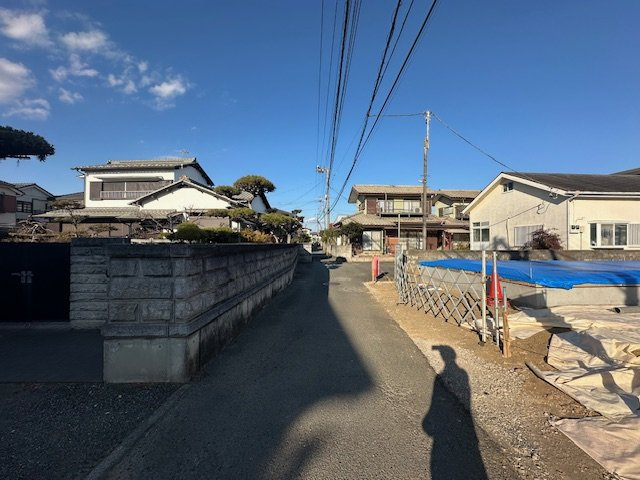 茅ヶ崎市南湖5丁目　新築戸建　全2棟の前面道路含む現地写真|2月2日撮影　建築中　現地外観