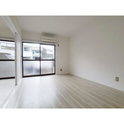 【居間・リビング】 | 幸伸マンション | ゆったり過ごせる居間です