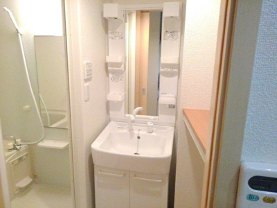 【洗面所】 | カーサリブラⅡ | 使いやすい洗面所です