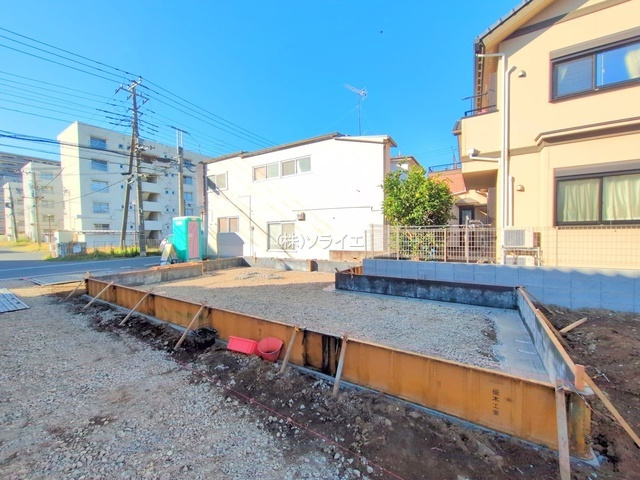 所沢市東狭山ヶ丘11期　ハートフルタウン　新築戸建の前面道路含む現地写真