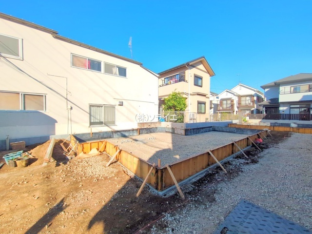 所沢市東狭山ヶ丘11期　ハートフルタウン　新築戸建の前面道路含む現地写真