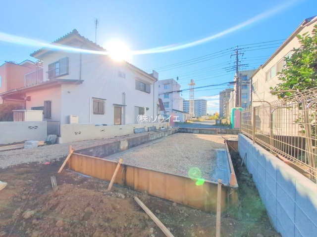 所沢市東狭山ヶ丘11期　ハートフルタウン　新築戸建の前面道路含む現地写真