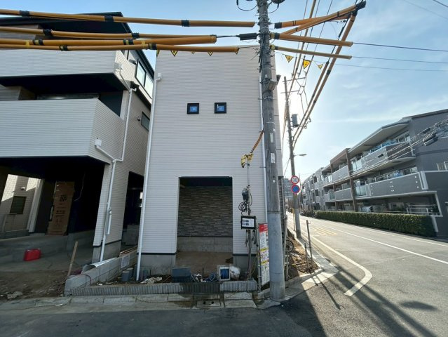 中野区江古田1丁目　新築戸建　全2棟の外観|2026.01.19撮影

現地ご見学希望・資料請求などお気軽にお問い合わせ下さい！
03-5990-5201