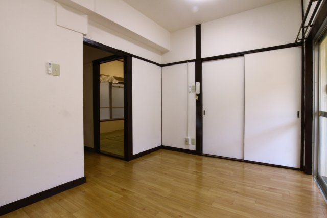 多聞台マンションの居間・リビング