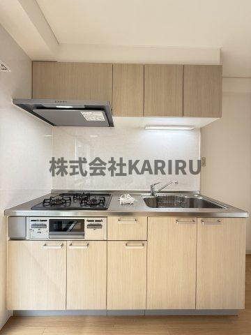 エルドムス陽光三番館のキッチン|同物件別部屋の写真です。
