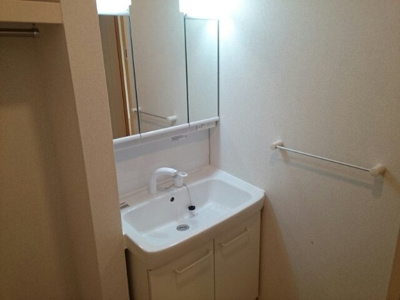 【洗面所】 | エルシャトー吉備Ⅶ | 脱衣スペースもあります