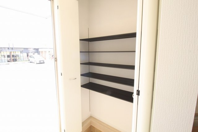 香美市土佐山田町東本町（第1）　新築戸建　1号棟【全2区画】の収納|玄関収納