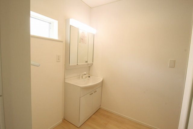 香美市土佐山田町東本町（第1）　新築戸建　1号棟【全2区画】の前面道路含む現地写真