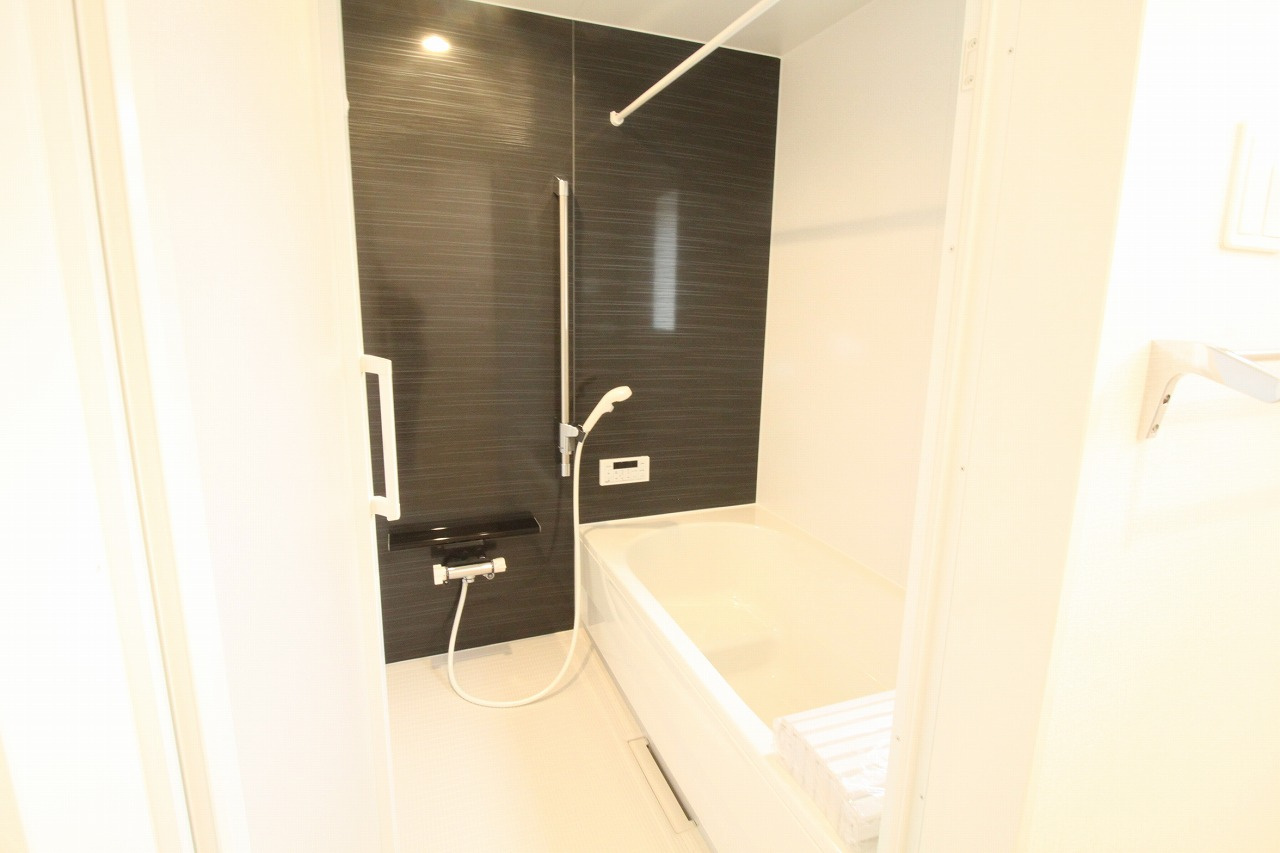 香美市土佐山田町東本町（第1）　新築戸建　1号棟【全2区画】の前面道路含む現地写真