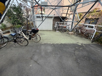 【駐車場】 | 駐輪場。