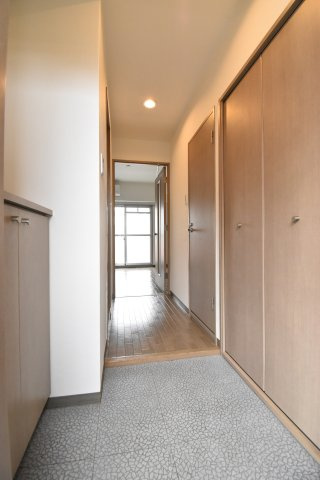 アスルシエロ苅田の玄関