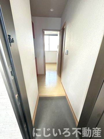 阿南市富岡町あ石のアパートの玄関