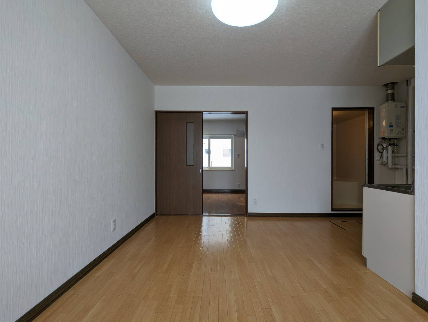 栄光文苑の内装