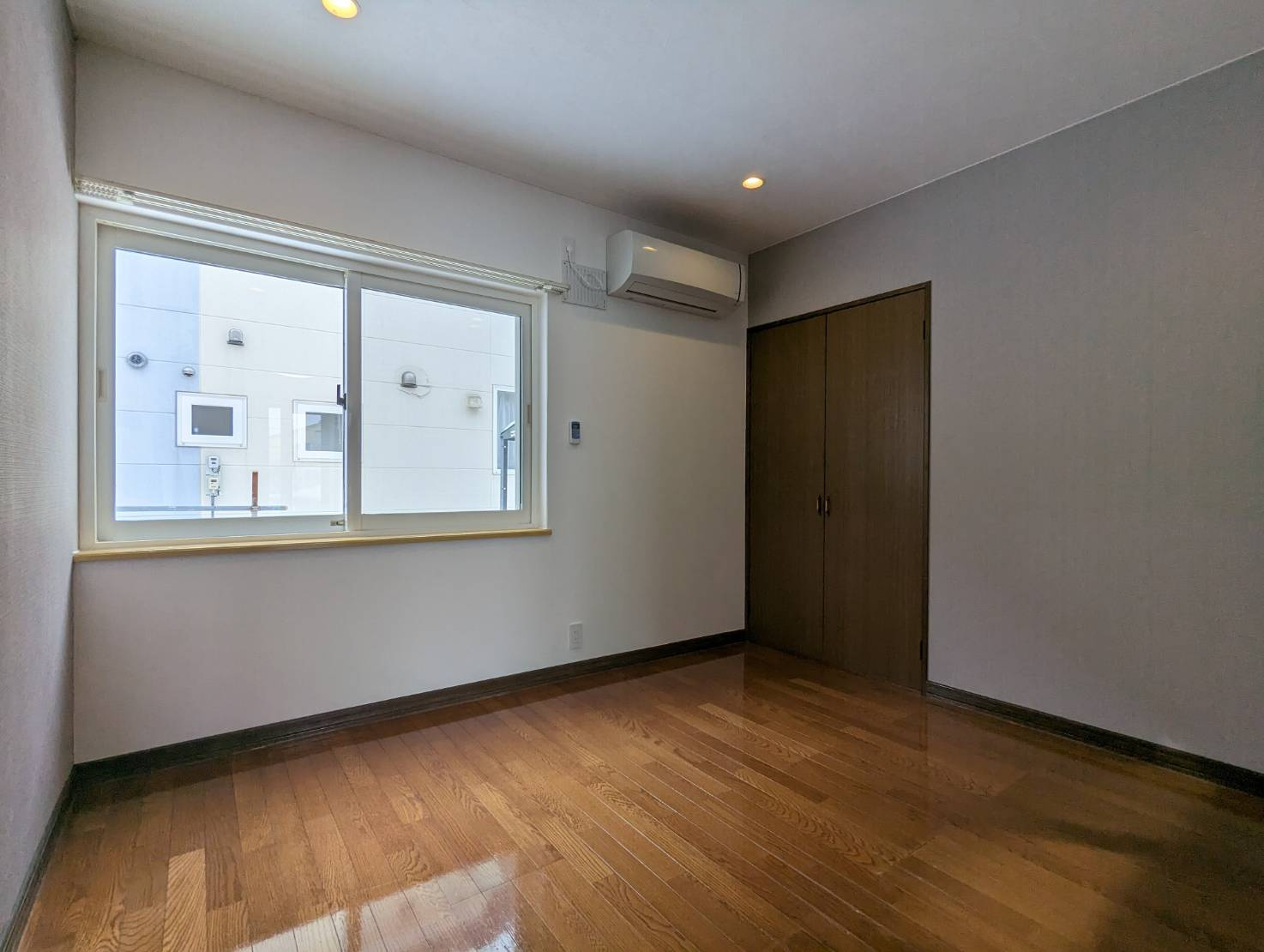 栄光文苑の内装