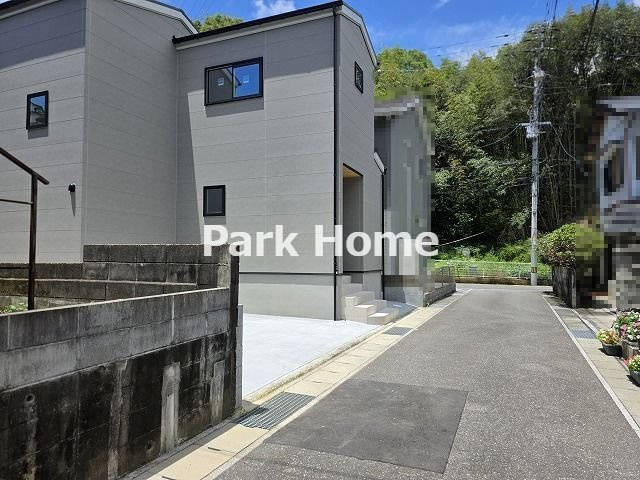 高知市福井町　新築戸建ての前面道路含む現地写真
