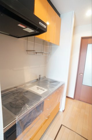 【キッチン】 | ローレル北戸田　ShaMaison | 写真は105号室です。色合い等異なる箇所があります。