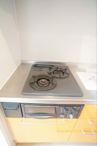 【キッチン】 | ローレル北戸田　ShaMaison | 写真は105号室です。色合い等異なる箇所があります。