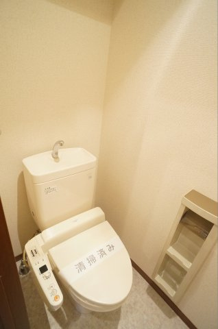 【トイレ】 | ローレル北戸田　ShaMaison | 写真は105号室です。色合い等異なる箇所があります。