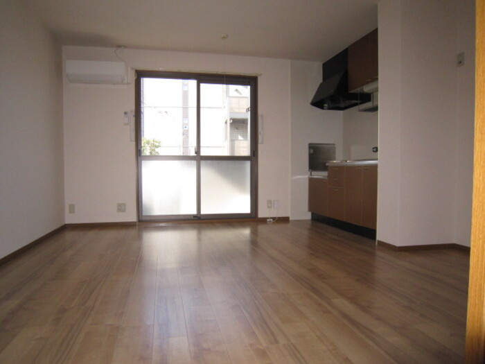 熊本市中央区世安３丁目のアパートの居間・リビング