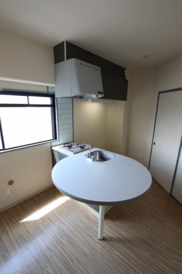 【設備】 | エルモーソ・デ・昌栄 | カウンターキッチン