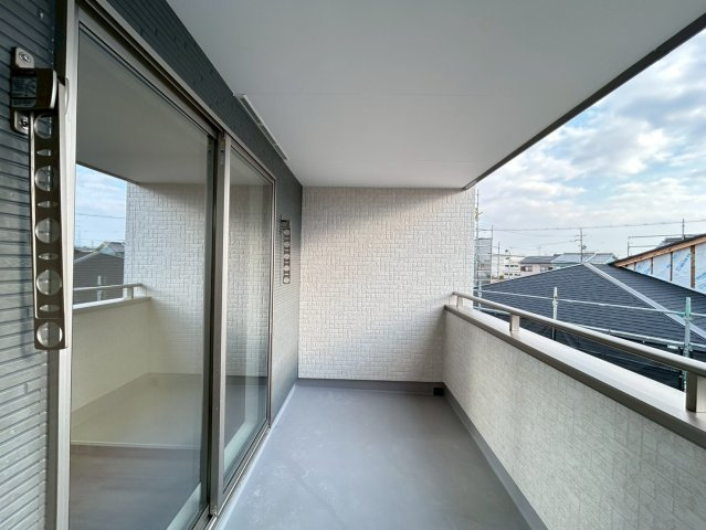 グラファーレ　一宮市西大海道3期　全4区画分譲のバルコニー|バルコニーは南向きで洗濯物もよく乾きます！
