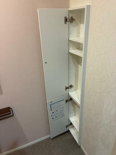 高宮２丁目　中古一戸建ての収納|トイレの収納
■物件内覧・資金計画相談・住宅ローン相談、リフォーム相談、お問合せ受付中■
※当日・翌日のご内覧、ご相談はお電話でのお問合せがスムーズです！