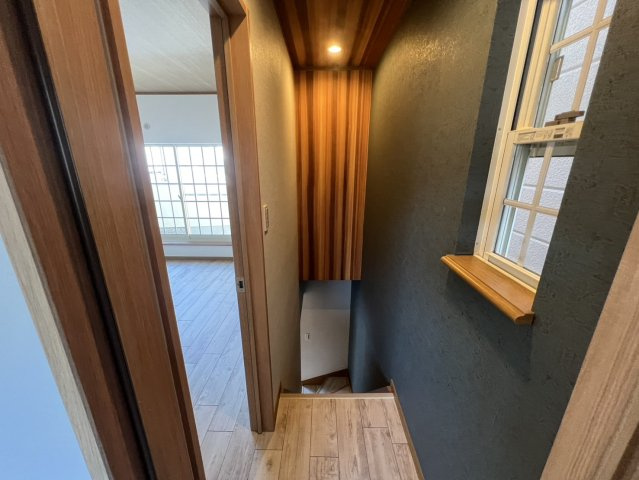 岡山2丁目　中古戸建の内装|3階ホール部分です3階の洋室３部屋あります☆彡