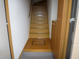 落ち着いた玄関です